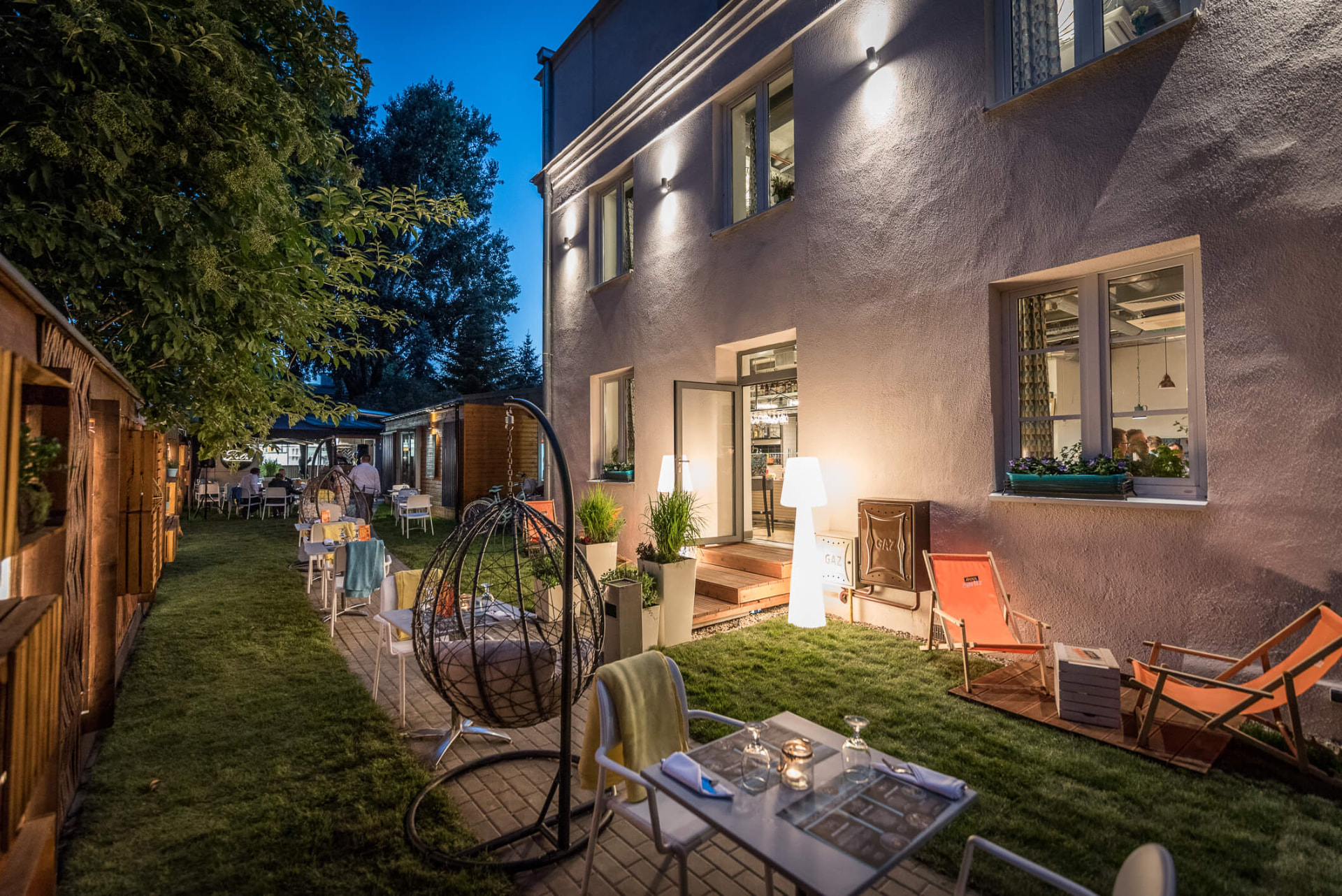Wnętrze restauracji — wieczór networkingowy